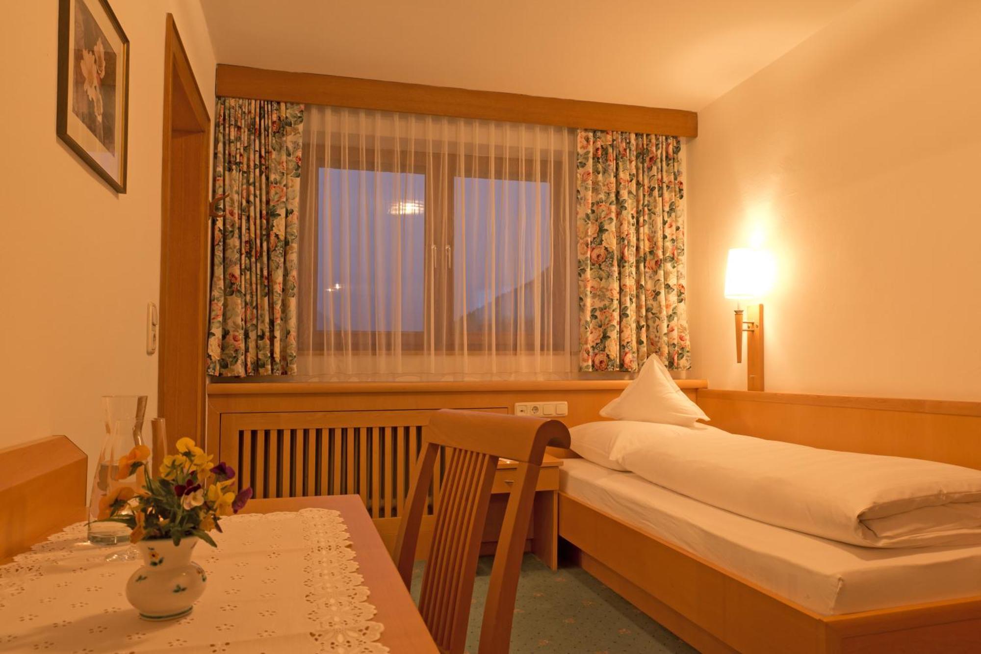 סן אנטון Hotel Angelika חדר תמונה